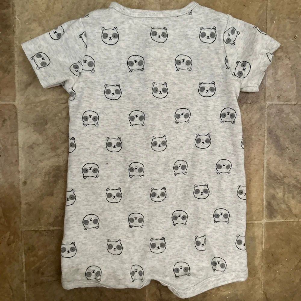 Carter’s 3-6 months Baby Boy Animal Faces Button Down Romper Euc